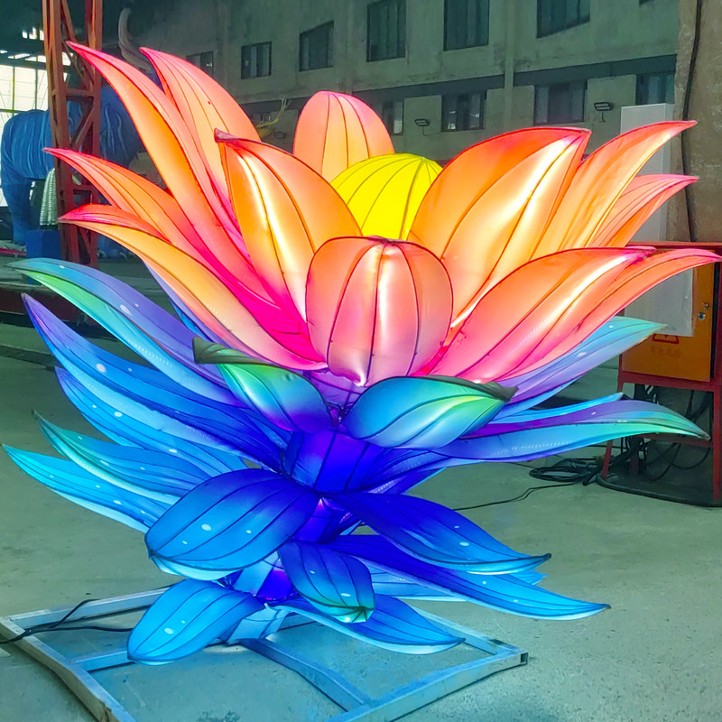 Light-Up Exotic Flowers for Park, Festival, Party Event, and Mall Decorations