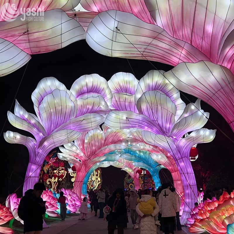 Linterna de arco de flor de peonía gigante personalizada, gran túnel de luz LED de paso floral para el festival de linternas al aire libre