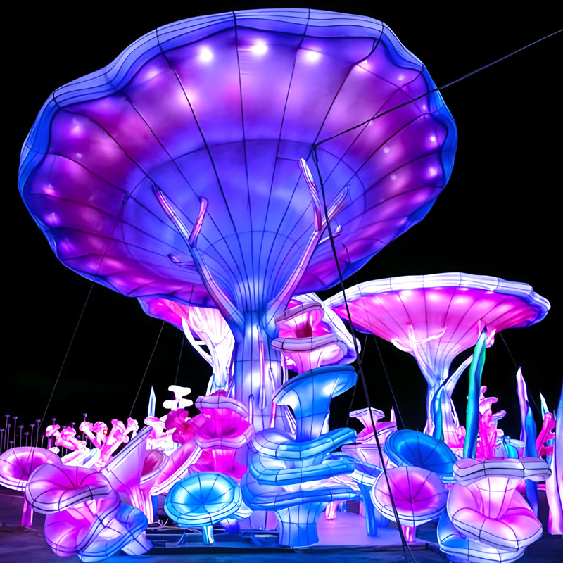 Instalación de linterna de hongo de fantasía gigante personalizada, escultura de luz LED del bosque encantado para el festival nocturno del parque temático
