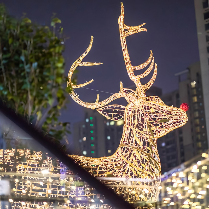 Large-scale Outdoor Christmas Decorations - Light-up Christmas Reindeer Decor for Garden Decoration