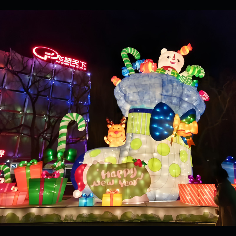 Large - scale Outdoor Christmas Decorations, Christmas Reindeer Glowing Lanterns, Lanterns Made of Waterproof Material。