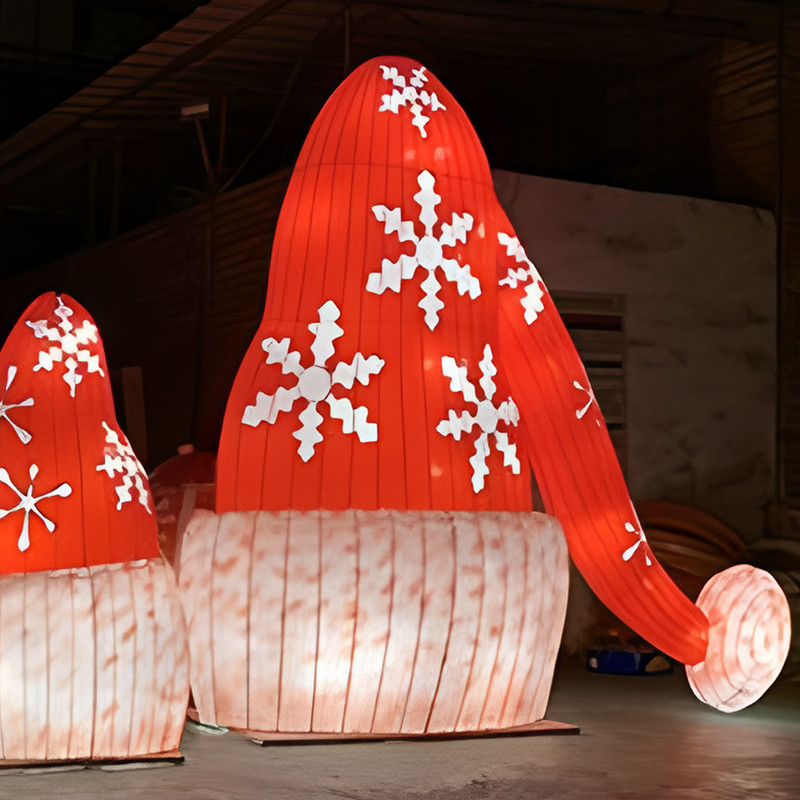 Christmas Outdoor Decorations - LED Christmas Hat Lantern Decorations for Street Decoration。