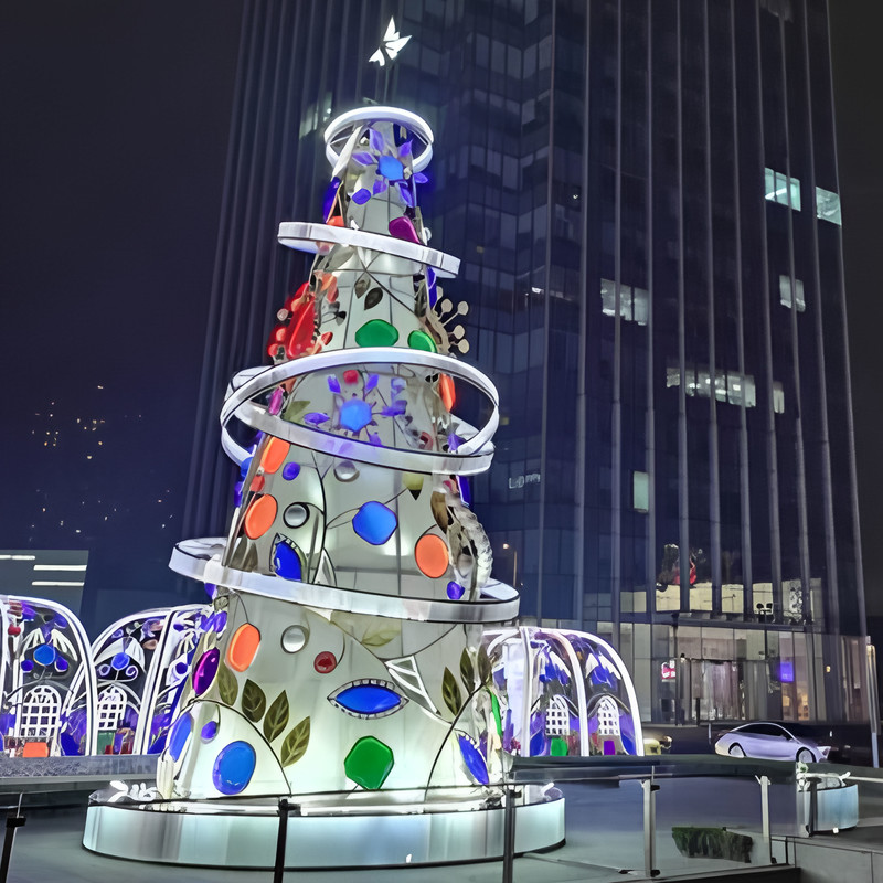 Custom Modern Spiral Giant Christmas Tree Light Sculpture, Outdoor Waterproof LED Mall Christmas Decorative Light Tree
