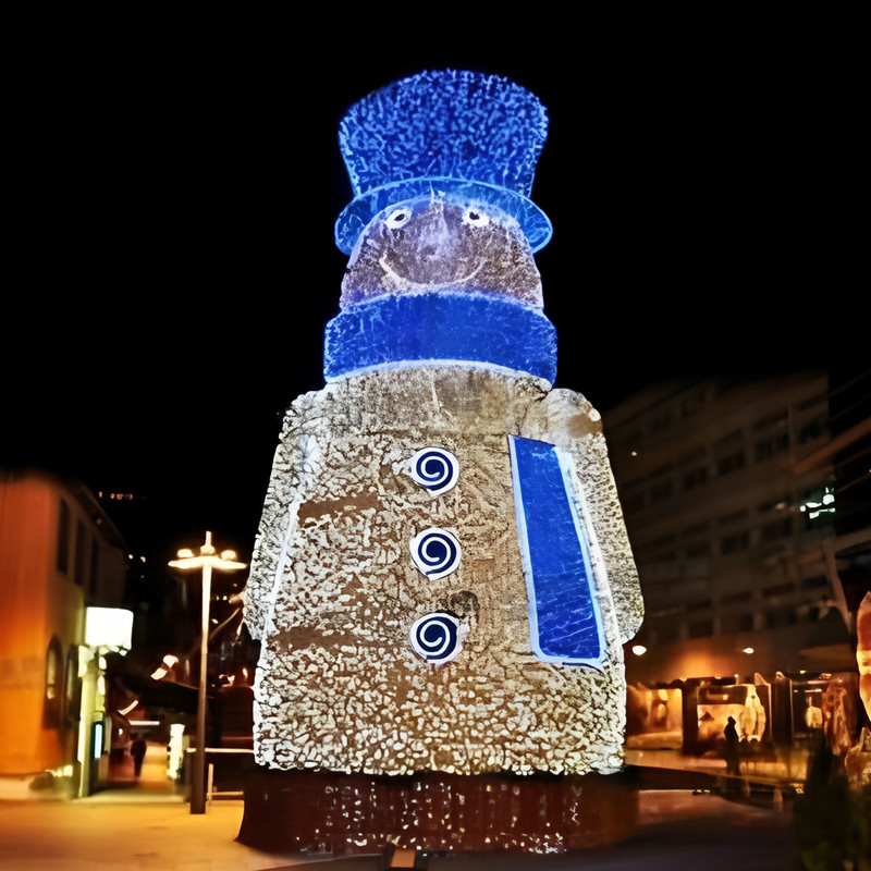 Custom Giant Walk-through Snowman Light Sculpture, Waterproof Outdoor LED Snowman Arch Lantern for Christmas Light Show