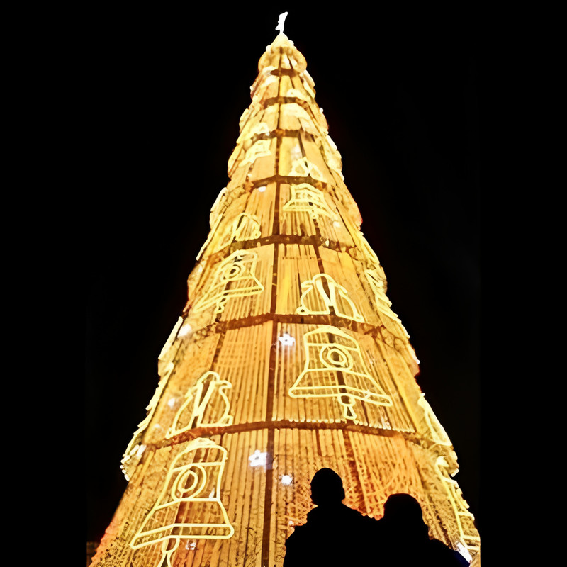 Custom Giant Wire Frame LED Christmas Tree, Outdoor Blue Light Christmas Tree with Bauble Motifs for Plaza Holiday Light Display
