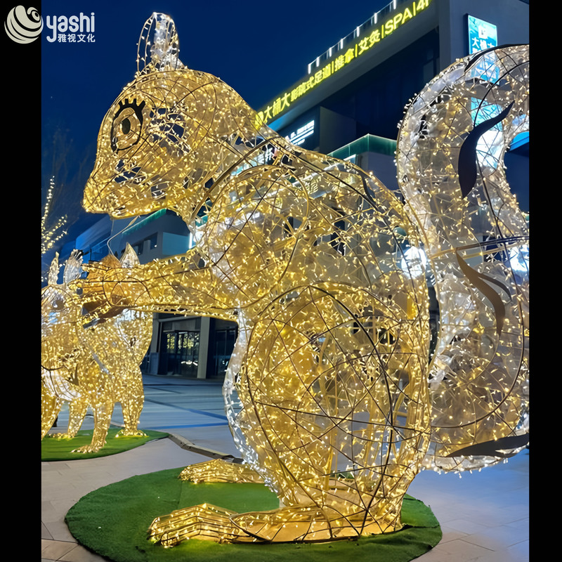 Custom Wire Frame Squirrel LED Light Sculpture, Waterproof Animal Motif Lights for Park, Zoo & Festival Landscape Decoration