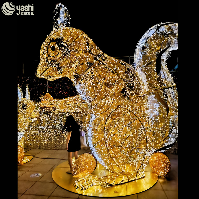 Custom Wire Frame Squirrel LED Light Sculpture, Waterproof Animal Motif Lights for Park, Zoo & Festival Landscape Decoration