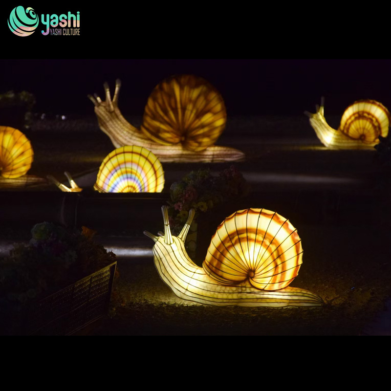 Hot Selling Snail Painted Animal Outside Lantern Colored Silk Iron Wire for Shopping Mall