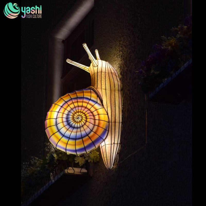 Hot Selling Snail Painted Animal Outside Lantern Colored Silk Iron Wire for Shopping Mall