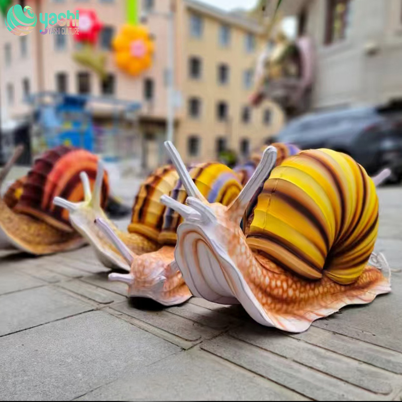 Hot Selling Snail Painted Animal Outside Lantern Colored Silk Iron Wire for Shopping Mall