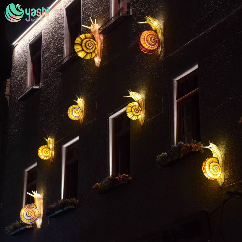 Hot Selling Snail Painted Animal Outside Lantern Colored Silk Iron Wire for Shopping Mall