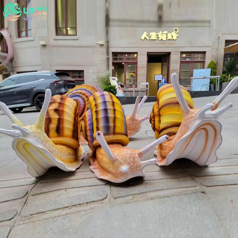 Hot Selling Snail Painted Animal Outside Lantern Colored Silk Iron Wire for Shopping Mall