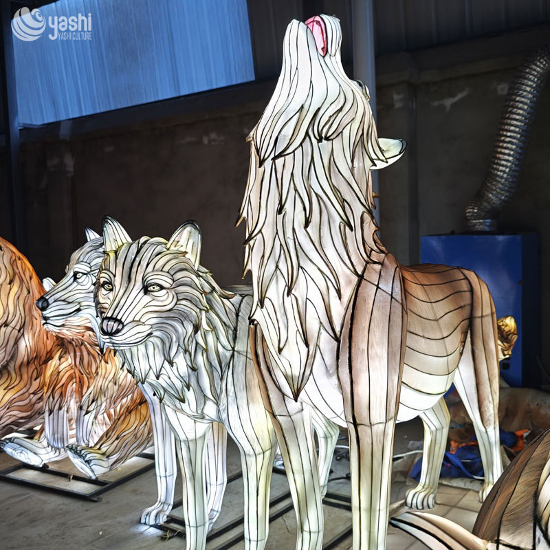 Custom Wolf LED Lantern Set, Realistic Wild Wolf Animal Light Sculpture for Forest Theme Night Exhibition