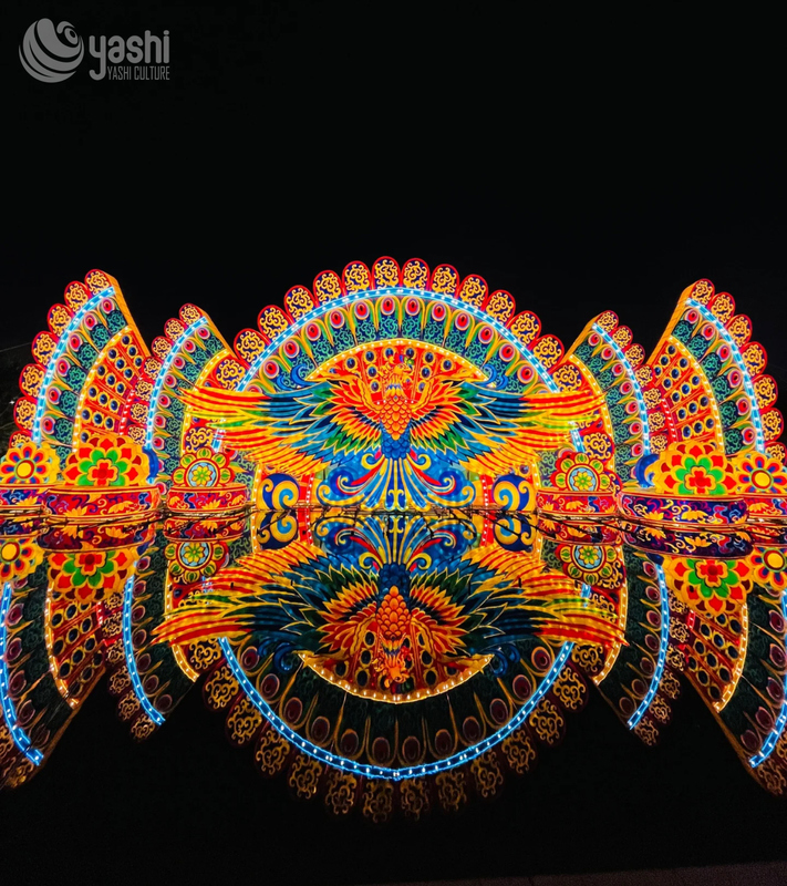 Custom Peacock Fan Zigong Lantern, Giant Colorful Peacock Feather Light Sculpture, Waterproof Outdoor Water Reflection Festival Light Installation