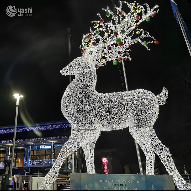 Giant LED Wire Frame Reindeer Light Sculpture, Waterproof Outdoor Christmas Lighted Deer With Baubles For Mall Park Holiday Decoration