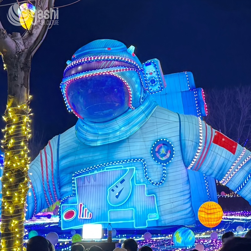 Custom Astronaut Space Theme Zigong Lantern Set, Giant LED Astronaut Planet Light Sculpture, Waterproof Outdoor Water Floating Festival Light Installation