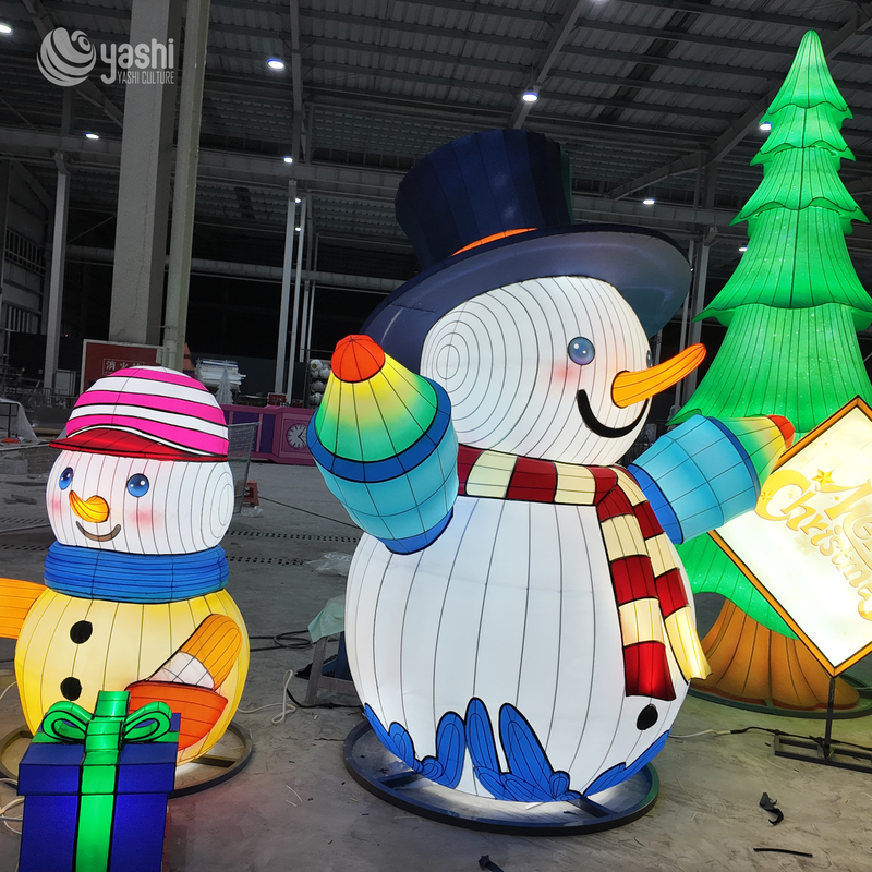 Custom Giant LED Snowman Lantern, Outdoor Waterproof Christmas Motif Light Sculpture For Shopping Mall & Plaza Decoration