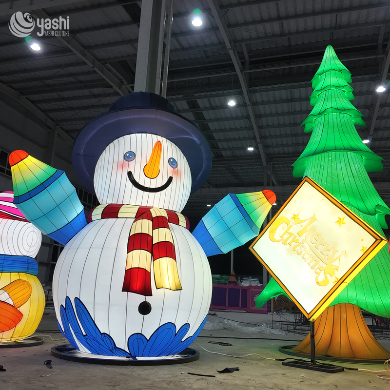 Custom Giant LED Snowman Lantern, Outdoor Waterproof Christmas Motif Light Sculpture For Shopping Mall & Plaza Decoration
