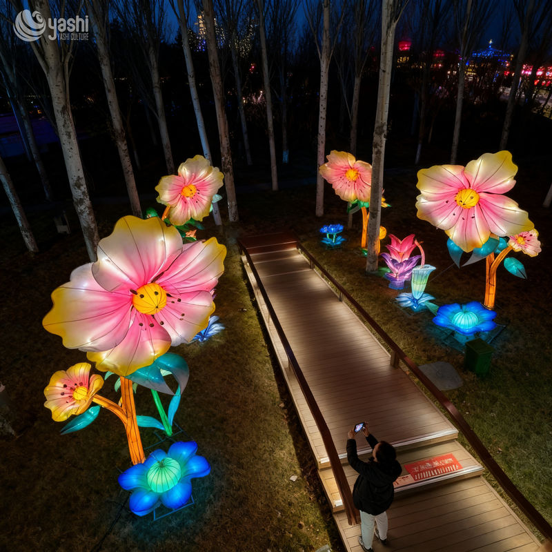 Groupe de lanternes LED géantes personnalisées pour jardin, sculpture lumineuse florale à grande échelle pour festival de lumières de parc