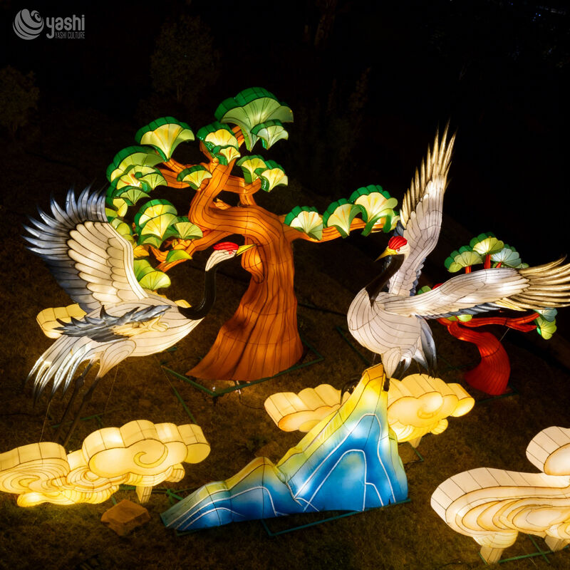 Custom Red‑Crowned Crane Lantern Set, Traditional Chinese Bird LED Light Sculpture With Pine Tree Cloud Mountain for Spring Festival Light Show