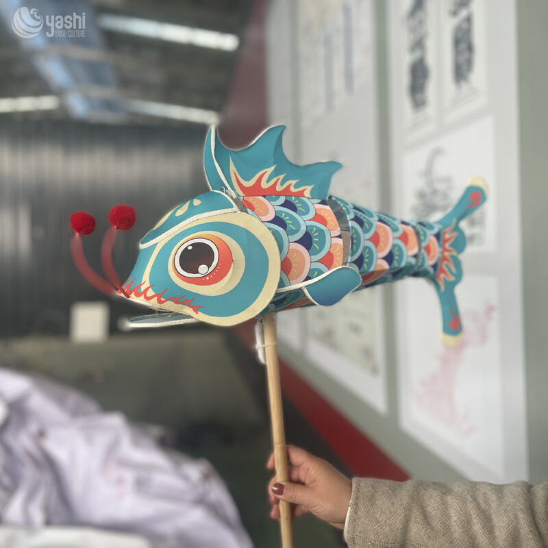 Custom Hand‑Held Chinese Fish Lantern, Traditional Festival Carp Lantern with Stick for Parade & Performance