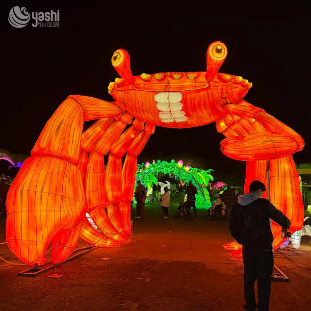 Outdoor LED Crab Sculpture Lantern - Park and Zoo Entrance Decoration for Halloween and Christmas