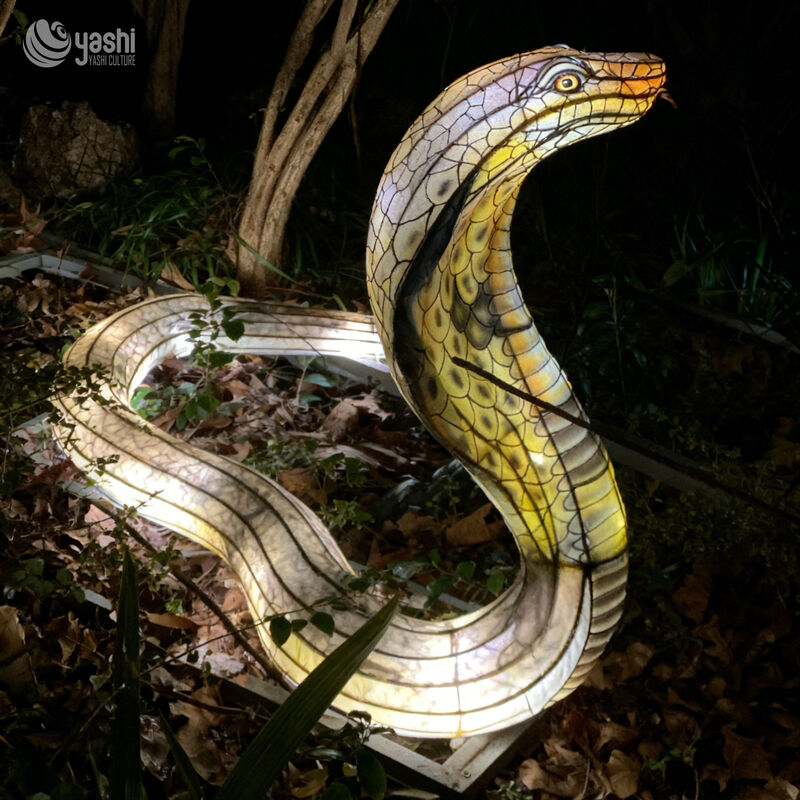 Custom Realistic Cobra Snake LED Lantern, Wild Animal Light Sculpture for Zoo & Jungle Theme Light Festival