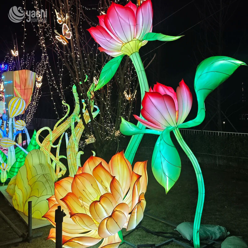 Custom Giant Red Lotus Flower LED Laterne mit Lotusblättern, chinesische Blumenlichtskulptur für das Garden & Park Light Festival