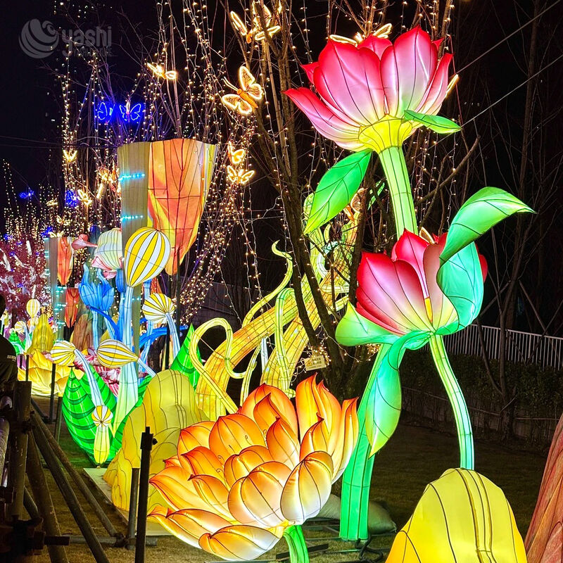 Custom Giant Red Lotus Flower LED Laterne mit Lotusblättern, chinesische Blumenlichtskulptur für das Garden & Park Light Festival