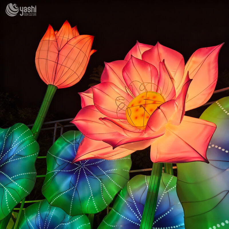 Custom Giant Red Lotus Flower LED Laterne mit Lotusblättern, chinesische Blumenlichtskulptur für das Garden & Park Light Festival