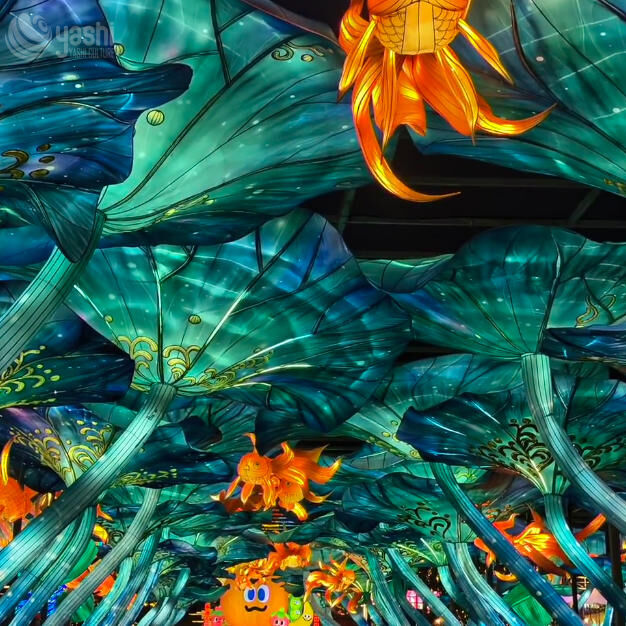 Large Outdoor LED Lotus Lantern Tunnel Sculpture - Holiday Decoration & Photo Spot