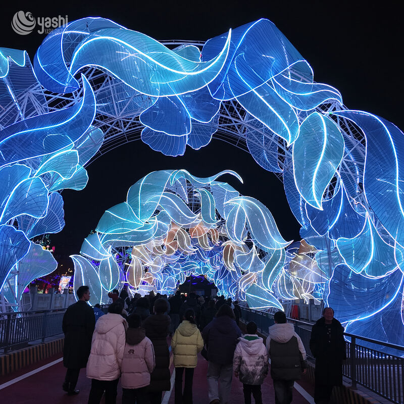 Lanterne de tunnel lumineuse à pétale bleue personnalisée, grande installation à LED à arc multiple pour la place de la ville, le parc et le grand festival des lanternes