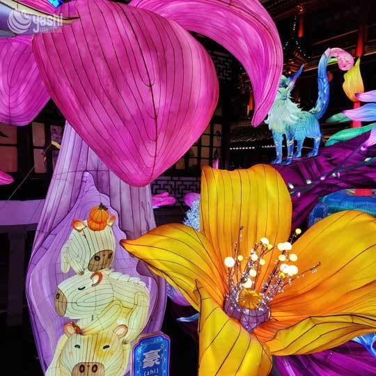 Custom Flower & Butterfly Lantern Set, Large‑Scale LED Floral Light Sculpture for Commercial Plaza Decor