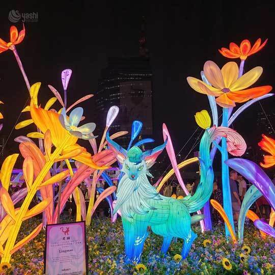 Custom Fantasy Mythical Fox‑Beast LED Lantern, Gradient Color Spirit Animal Light Sculpture for Park Lantern Festival