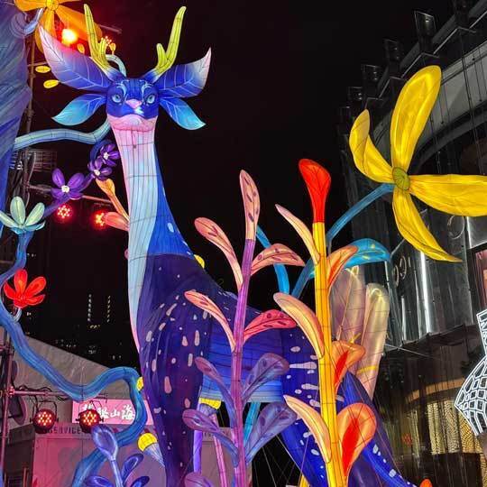 Outdoor Customizable Giant LED Deer Sculpture Lantern for Shopping Mall Festival Decor