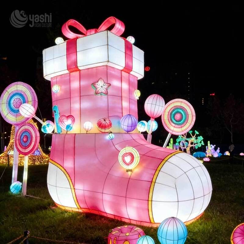 Custom Waterproof Christmas Cake & Santa LED Lantern Festival Light for Amusement Park & Holiday Event