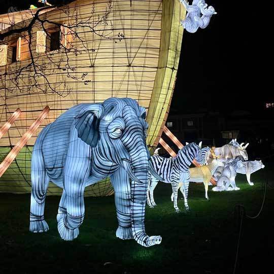 Custom Giant Peacock LED Waterproof Outdoor Festival Lights for Theme Parks & Commercial Decorations