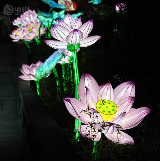 Custom Purple Gradient Lotus Lantern, Large LED Color‑Shifting Water Lotus Light Sculpture for Night Festival