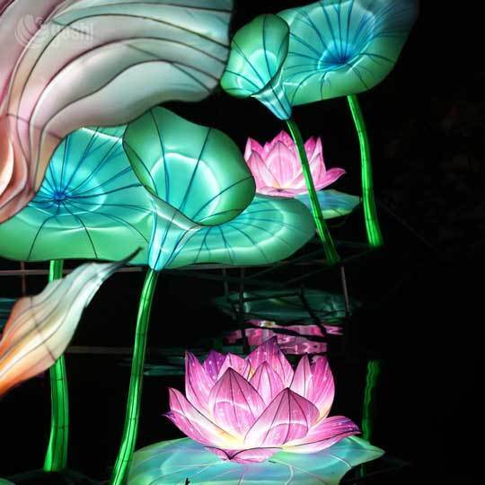 Custom Purple Gradient Lotus Lantern, Large LED Color‑Shifting Water Lotus Light Sculpture for Night Festival