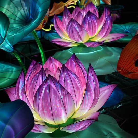 Custom Purple Gradient Lotus Lantern, Large LED Color‑Shifting Water Lotus Light Sculpture for Night Festival