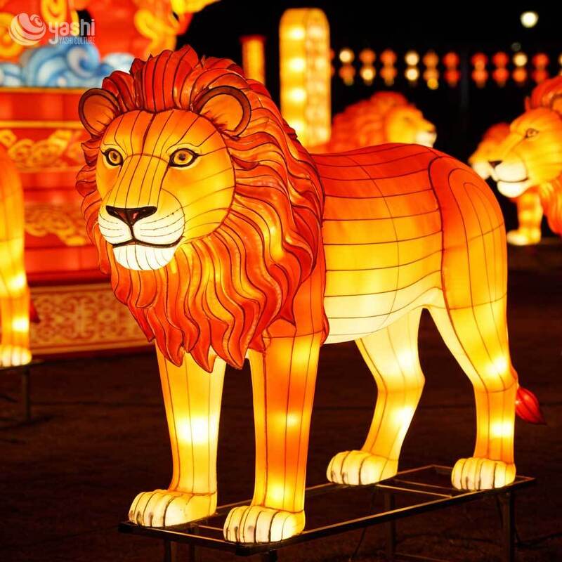Custom Giraffe LED Lantern, Realistic Safari Animal Light Sculpture for Zoo & Park Night Light Show
